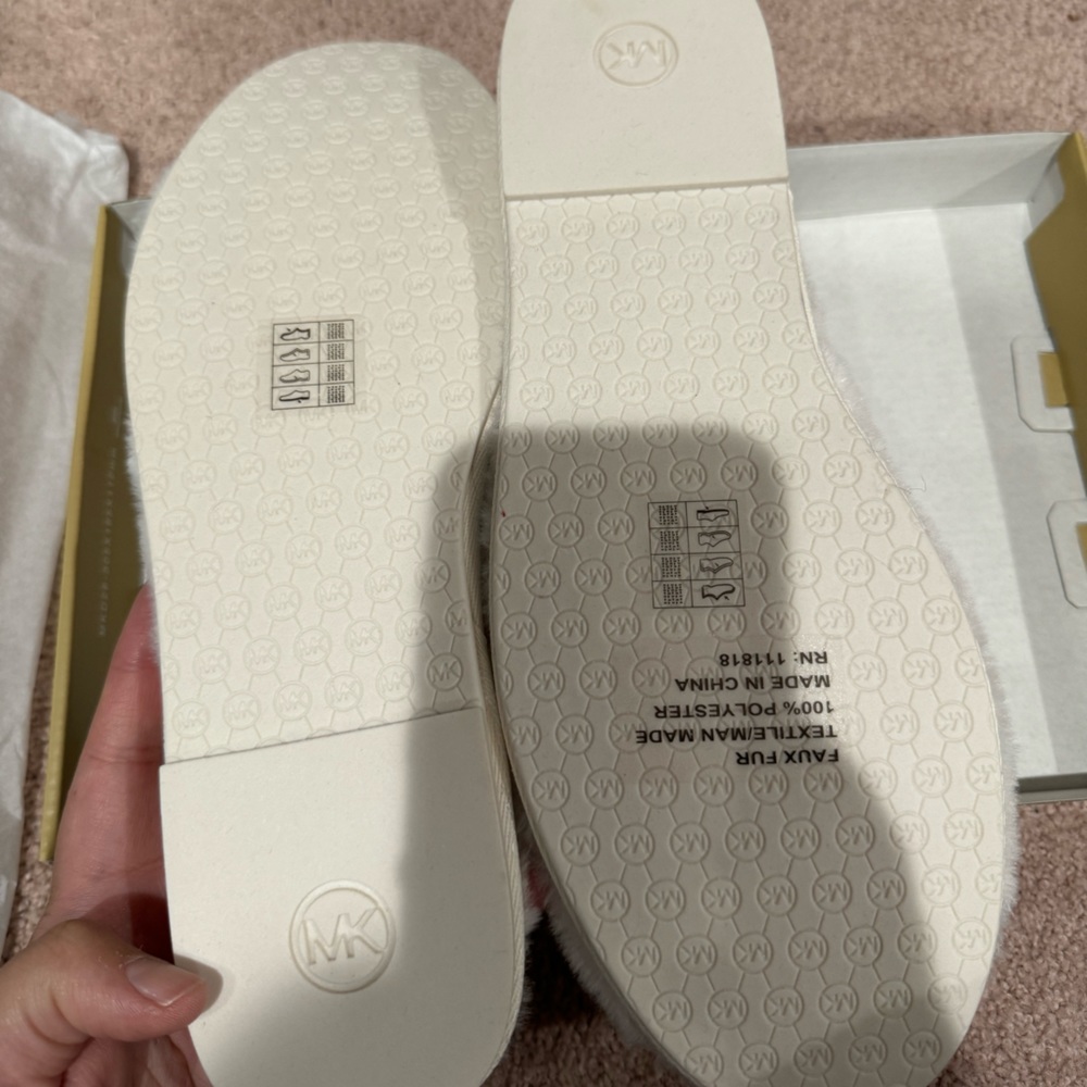 Brand new Michael Kors Freida slipper - Picture 4 of 5